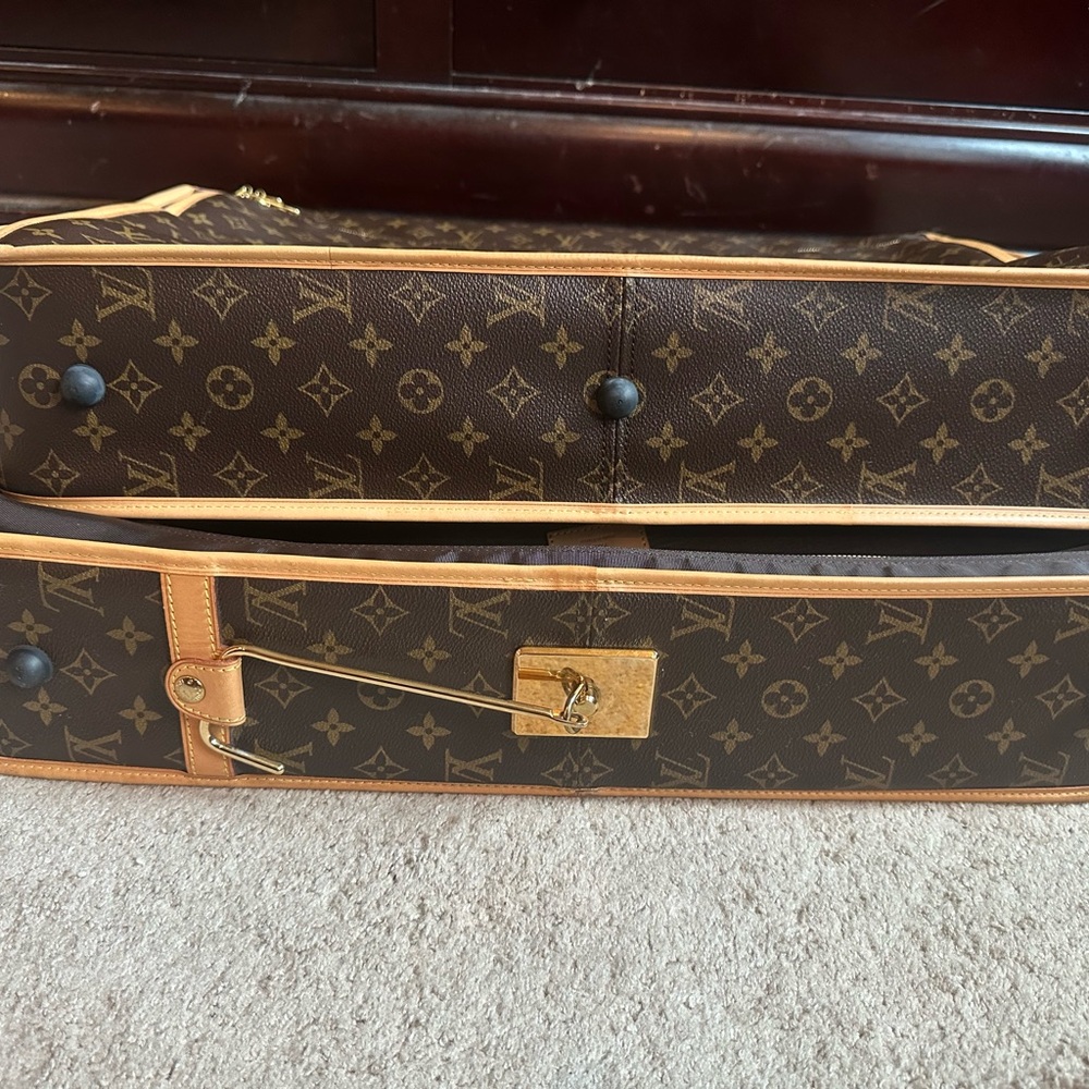 Authentic Louis Vuitton Brown and Tan Monogram Garment Bag Travel Bag - Picture 6 of 8